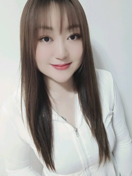 The technician providing inhome massage service Shenzhen (Xin Xin)