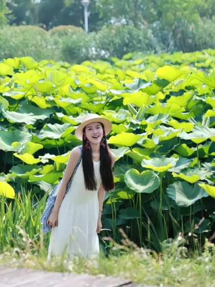 Nearby, about 10 minutes' walk from Guangzhou Wan'er