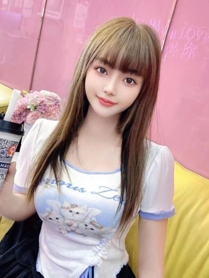 Technician provides in-home massage in Guangzhou Qian