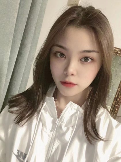 Massaging Shanghai Qin