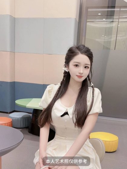 Guangzhou limousine in car massage service Jiaxuan