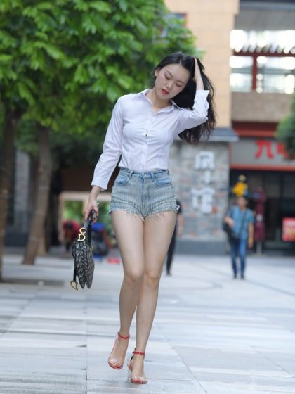 Foshan Reinvested Door Therapy Fund - Ilena