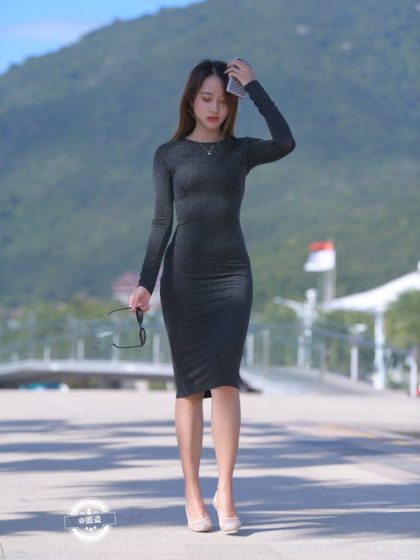 Hefei Model Pose Relaxation - IvyJane